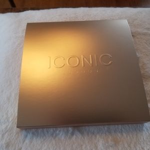 2/$30 Iconic London- Day to Slay Eyeshadow Palette